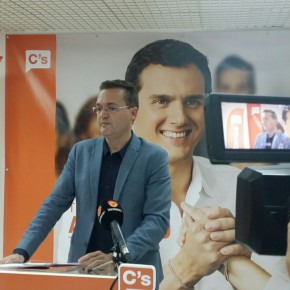 Diego Clemente: “Con la Ley de Autónomos exigida por C's más de 56 mil almerienses sólo cotizarán por los días que trabajen y los nuevos emprendedores pagarán 50 euros durante el primer año”