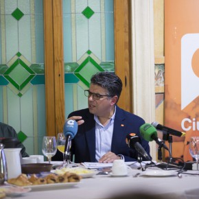 C's Almería presenta las 62 exigencias que debe aceptar el Equipo de Gobierno para votar a favor del presupuesto municipal de 2017 C's Almería presenta las 62 exigencias que debe aceptar el Equipo de Gobierno para votar a favor del presupuesto municipal de 2017