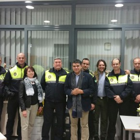 C's Almería visita el Centro de Acogida y los dispositivos especiales de Policía Local y Bomberos la última noche del año y les desea un feliz 2017 C's Almería visita el Centro de Acogida y los dispositivos especiales de Policía Local y Bomberos la última noche del año y les desea un feliz 2017