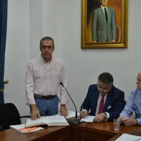 José Miguel Torrecillas: "El alcalde del PP está llevando a este Ayuntamiento a una parálisis total"