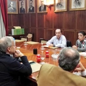 Ciudadanos apuesta por despolitizar la gestión sanitaria frente a cuatro décadas socialista metiendo la zarpa en ella