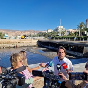 CS «limpiará» Almería auditando a la concesionaria y con un plan de choque contra grafitis, más campañas de concienciación y más multas